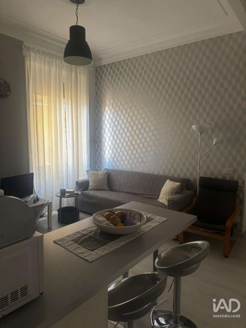 Four-room apartment of 74 m² in Roma (00198)