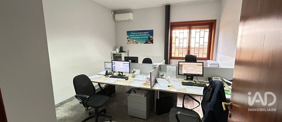 Laboratorio 3 locali di 70 m² a Caserta (81022)