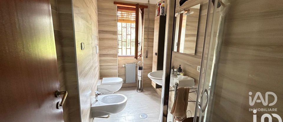 Laboratorio 2 locali di 70 m² a Caserta (81100)