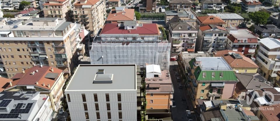 Loft 5 locali di 121 m² a Grottammare (63066)