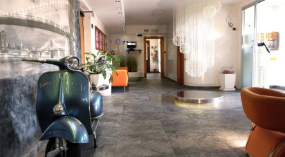 Negozio / locale commerciale di 1.650 m² in Vergiate (21029)