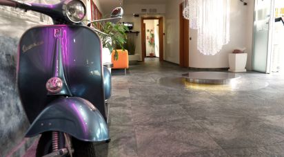 Negozio / locale commerciale di 1.650 m² in Vergiate (21029)