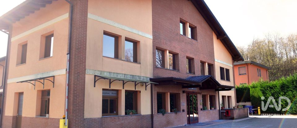 Shop / premises commercial of 1,650 m² in Vergiate (21029)