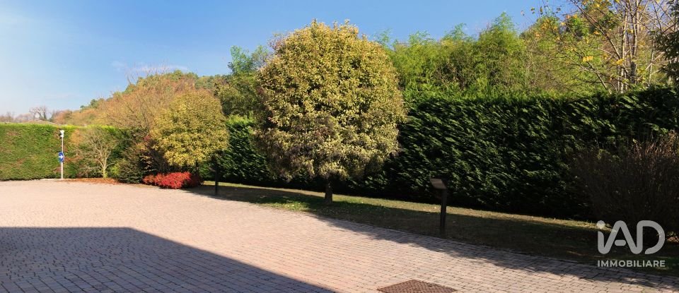 Shop / premises commercial of 1,650 m² in Vergiate (21029)