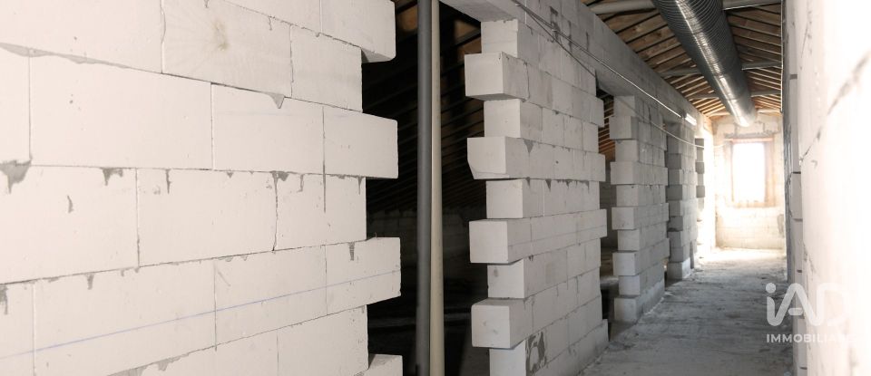 Shop / premises commercial of 1,650 m² in Vergiate (21029)