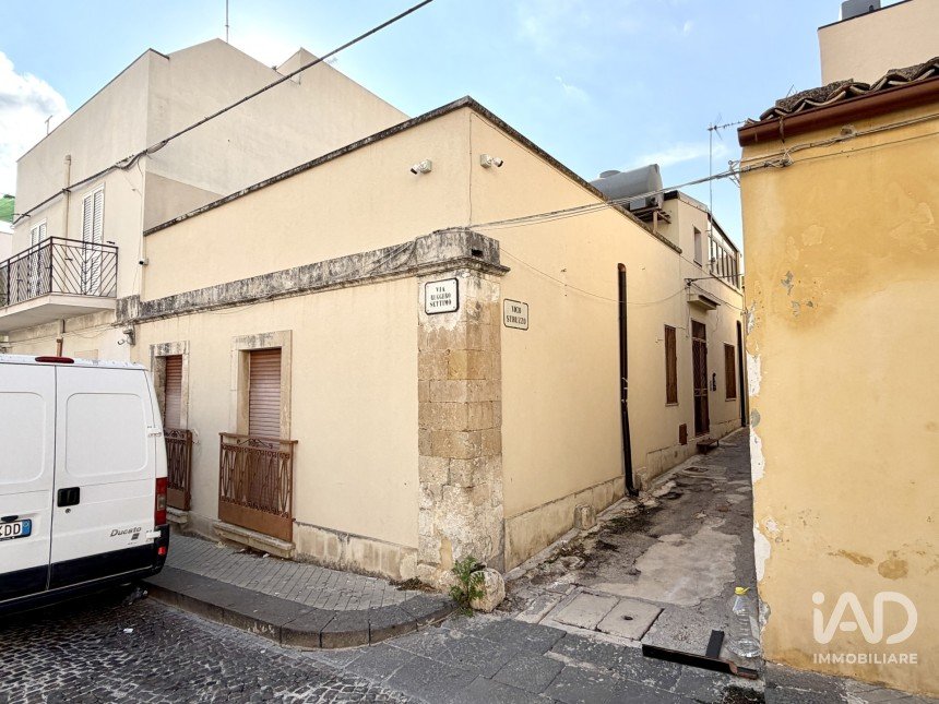 Casa indipendente 5 locali di 140 m² in Noto (96017)