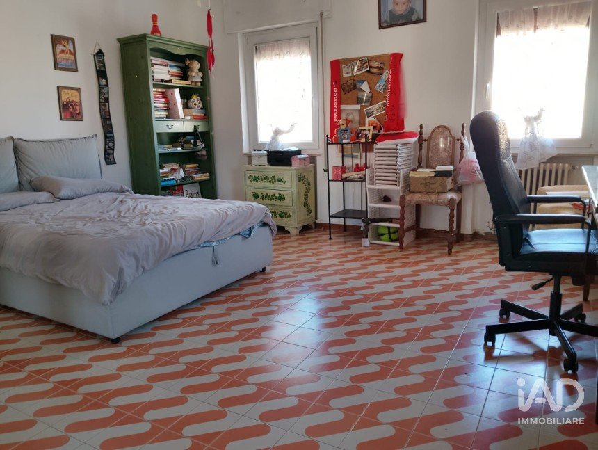 House 9 rooms of 238 m² in Vicenza (36100)