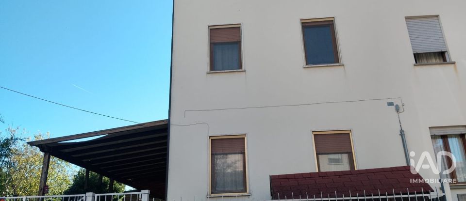 House 9 rooms of 238 m² in Vicenza (36100)