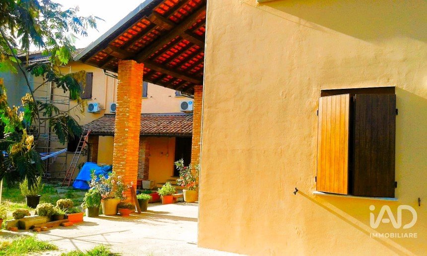 Casa indipendente 21 locali di 400 m² in Sommo (27048)