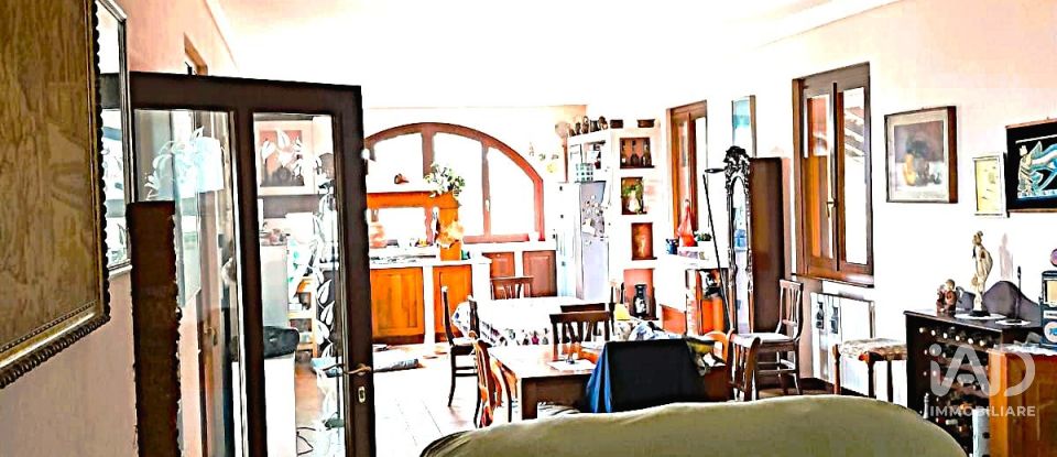 Casa indipendente 21 locali di 400 m² in Sommo (27048)