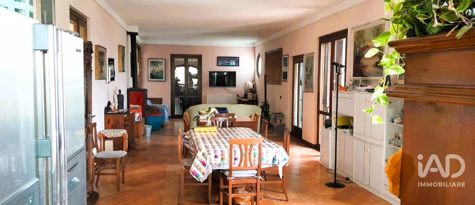 Casa indipendente 21 locali di 400 m² in Sommo (27048)
