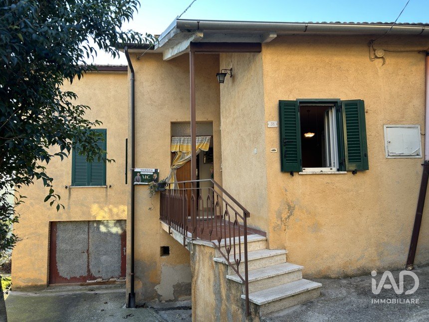 Village house 3 rooms of 100 m² in Montefalco (06036)