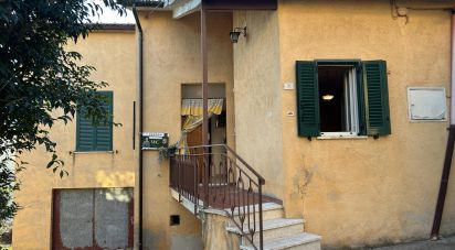 Casa di paese 3 locali di 100 m² in Montefalco (06036)