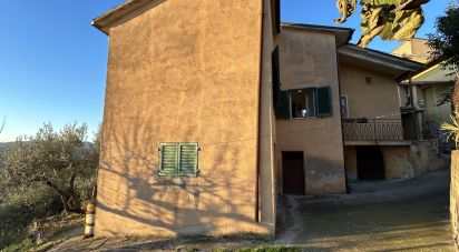 Casa di paese 3 locali di 100 m² in Montefalco (06036)