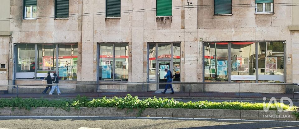 Negozio / locale commerciale di 160 m² in Genova (16149)