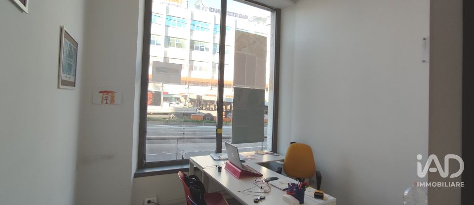 Negozio / locale commerciale di 160 m² in Genova (16149)