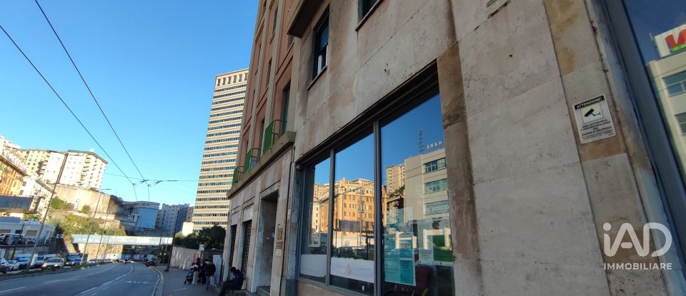 Negozio / locale commerciale di 160 m² in Genova (16149)