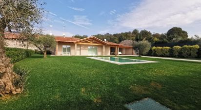 Casa indipendente / Villa 6 locali di 165 m² in Lonato del Garda (25017)