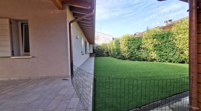 Casa indipendente / Villa 6 locali di 165 m² in Lonato del Garda (25017)