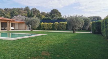 Casa indipendente / Villa 6 locali di 165 m² in Lonato del Garda (25017)