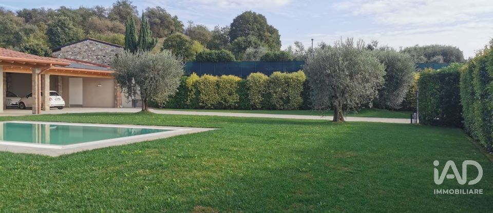 Casa indipendente / Villa 6 locali di 165 m² in Lonato del Garda (25017)