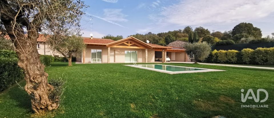 Casa indipendente / Villa 6 locali di 165 m² in Lonato del Garda (25017)