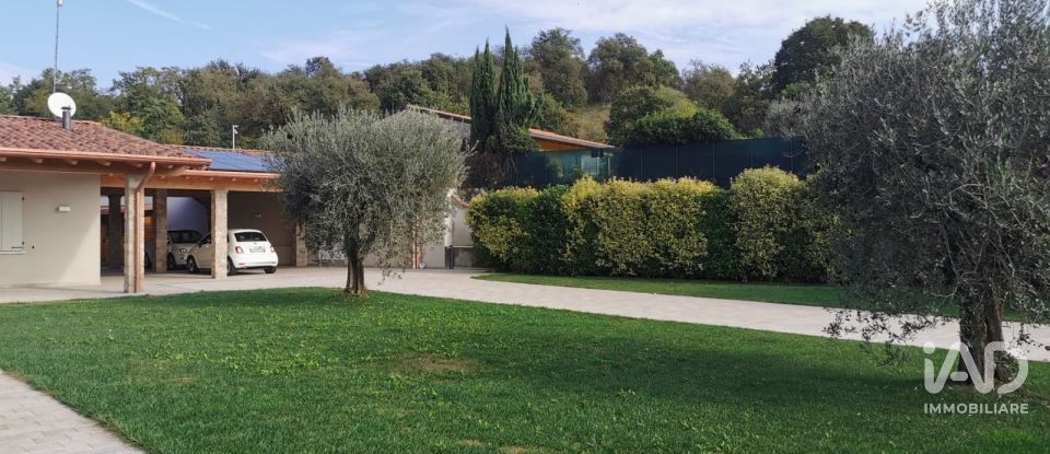 Casa indipendente / Villa 6 locali di 165 m² in Lonato del Garda (25017)