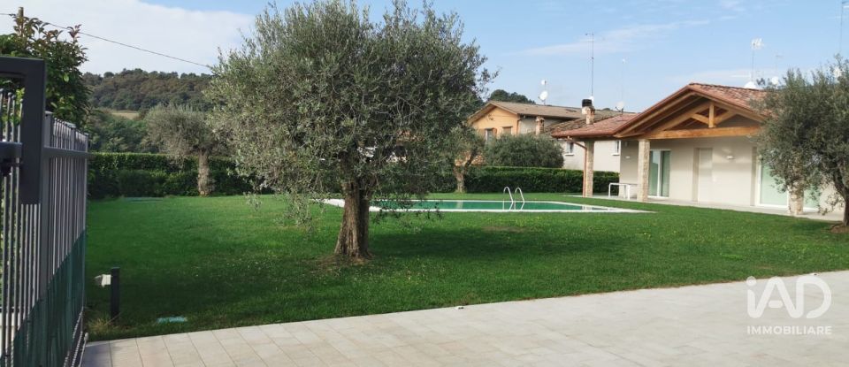 Casa indipendente / Villa 6 locali di 165 m² in Lonato del Garda (25017)