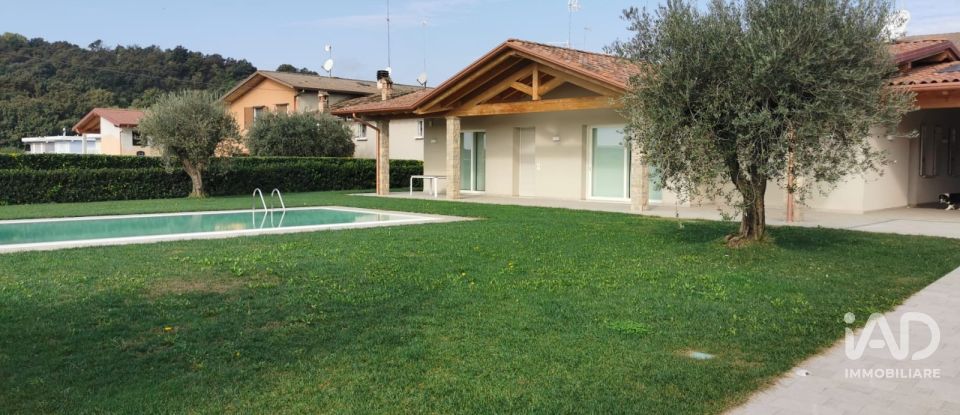 Casa indipendente / Villa 6 locali di 165 m² in Lonato del Garda (25017)