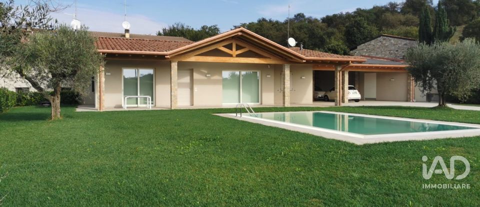 Casa indipendente / Villa 6 locali di 165 m² in Lonato del Garda (25017)