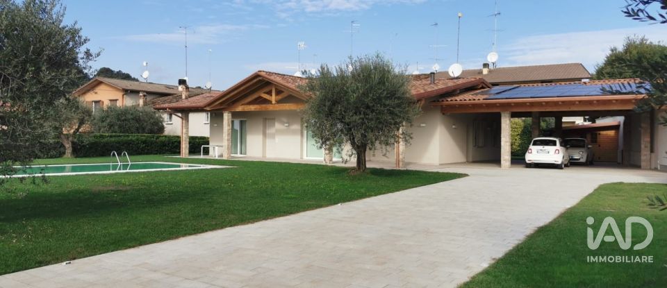 Casa indipendente / Villa 6 locali di 165 m² in Lonato del Garda (25017)