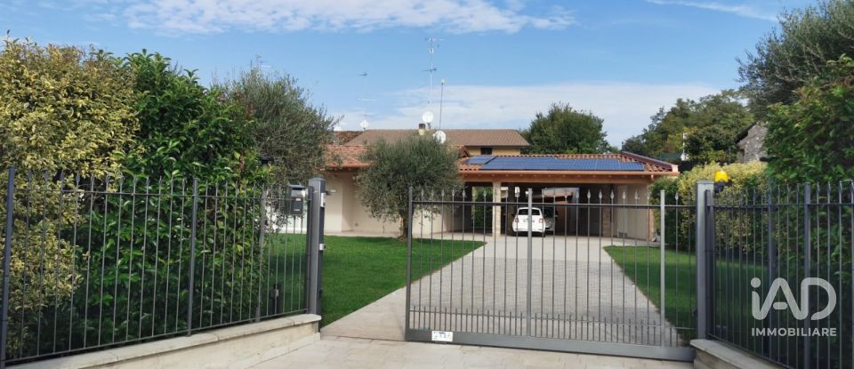 Casa indipendente / Villa 6 locali di 165 m² in Lonato del Garda (25017)