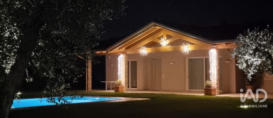 Casa indipendente / Villa 6 locali di 165 m² in Lonato del Garda (25017)