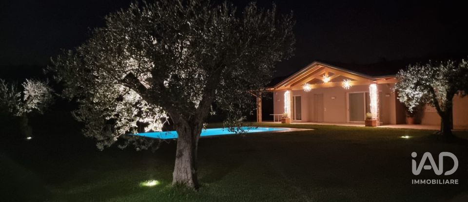 Casa indipendente / Villa 6 locali di 165 m² in Lonato del Garda (25017)