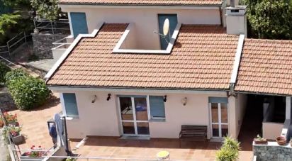 Casa indipendente / Villa 8 locali di 160 m² in Bergeggi (17028)