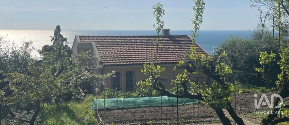 Casa indipendente / Villa 8 locali di 160 m² in Bergeggi (17028)