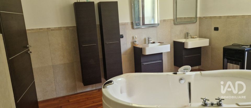 Farm 6 rooms of 340 m² in Civitella del Tronto (64010)