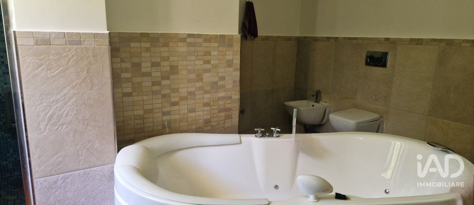 Farm 6 rooms of 340 m² in Civitella del Tronto (64010)