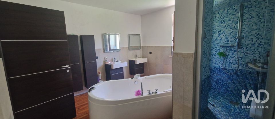 Farm 6 rooms of 340 m² in Civitella del Tronto (64010)