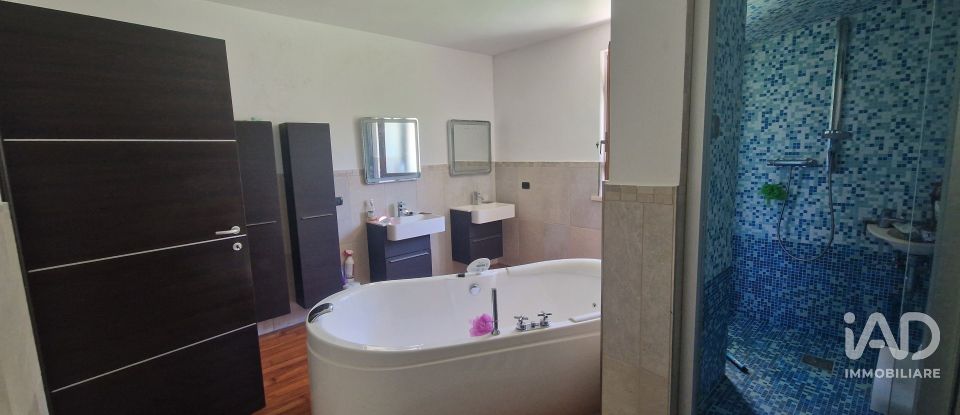 Farm 6 rooms of 340 m² in Civitella del Tronto (64010)