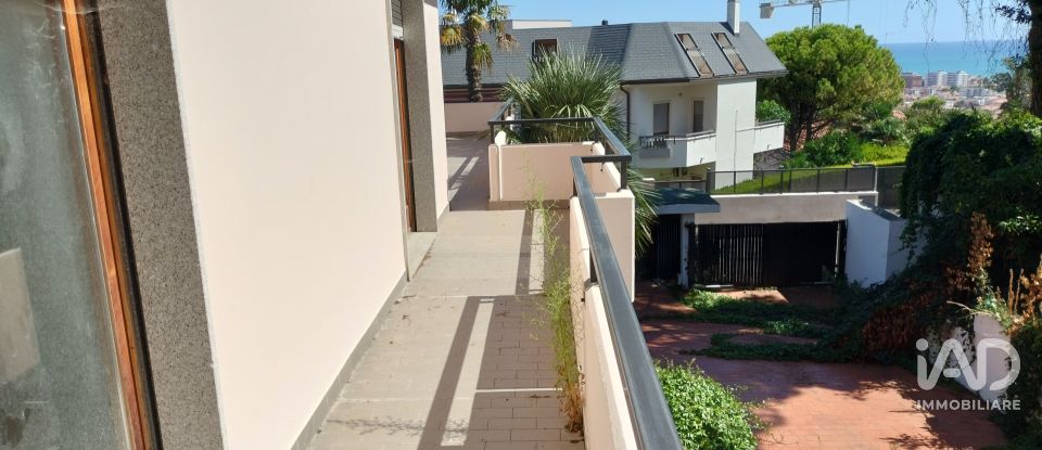 Casale 11 locali di 280 m² in Montesilvano (65015)