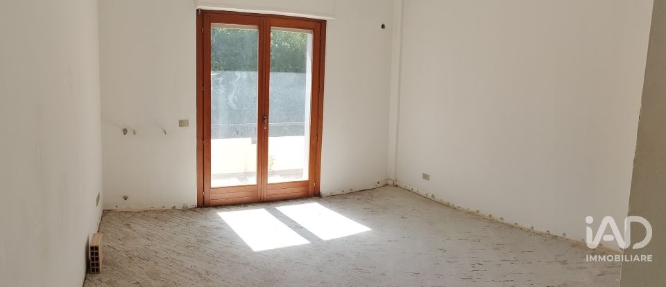 Casale 11 locali di 280 m² in Montesilvano (65015)