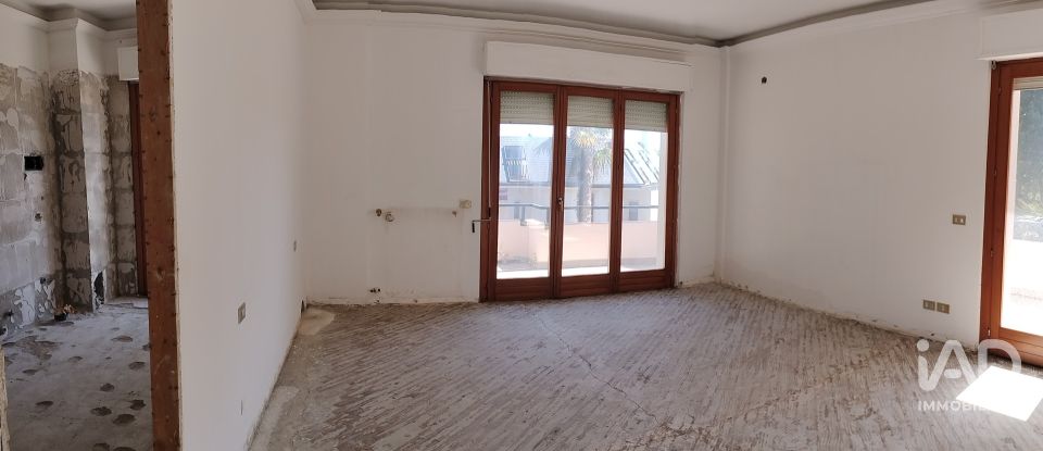 Casale 11 locali di 280 m² in Montesilvano (65015)