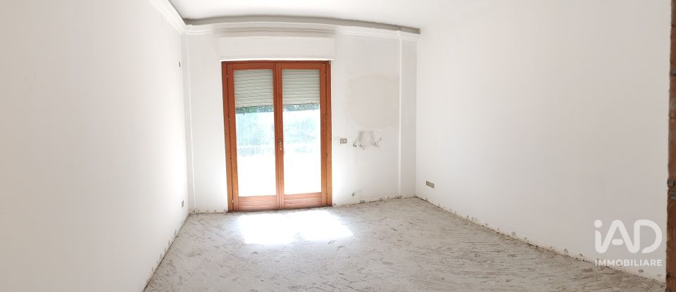 Casale 11 locali di 280 m² in Montesilvano (65015)