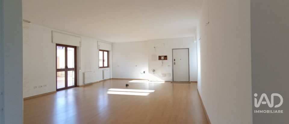 Apartment 7 rooms of 195 m² in Olbia (07026)