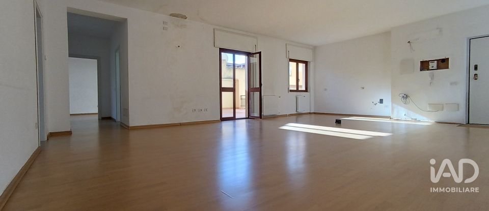 Apartment 7 rooms of 195 m² in Olbia (07026)