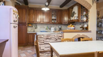 Villa Bifamiliare 8 locali di 318 m² a Montecosaro (62010)