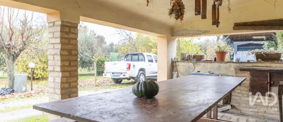 Villa Bifamiliare 8 locali di 318 m² a Montecosaro (62010)