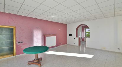 Quadrilocale di 162 m² a Cabiate (22060)