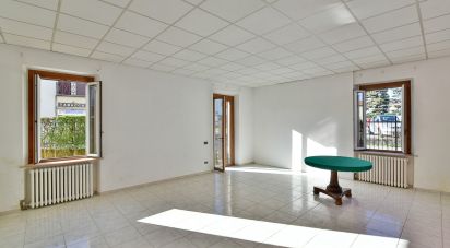 Quadrilocale di 162 m² a Cabiate (22060)